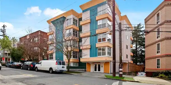 717 E Denny Way