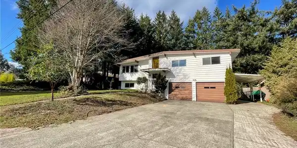 3023 Carpenter SE