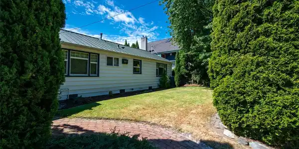 4107 2nd NW