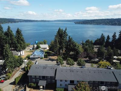 4171 Lake Sammamish SE