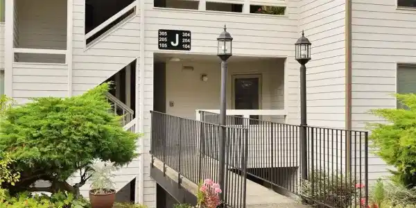23401 Lakeview