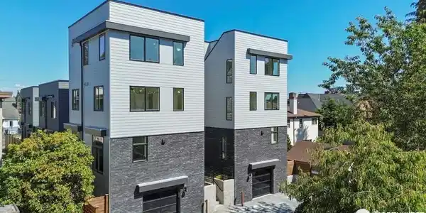 7741 15th NE