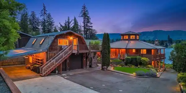 17049 Lake Point SE
