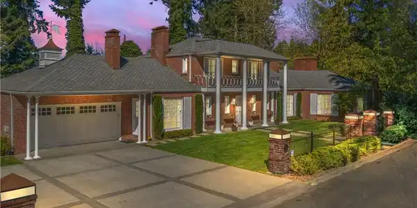 408 27th SE