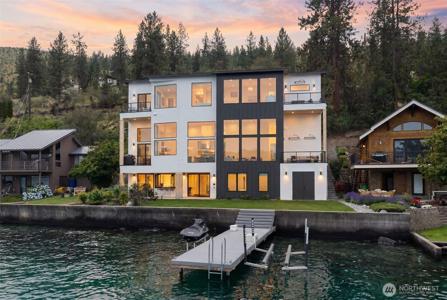 3212 Lakeshore