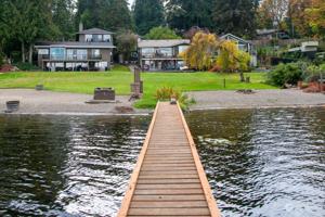 3420 Lake Sammamish NE