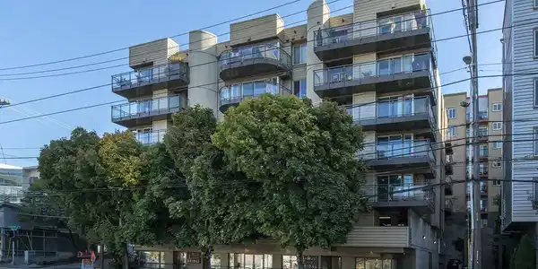1550 Eastlake E