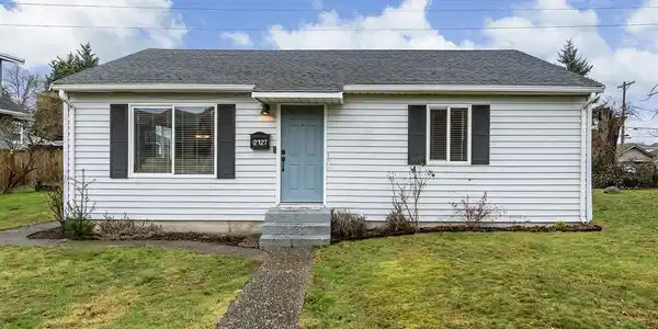 2127 Ainsworth