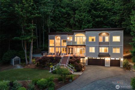 2848 Lake Sammamish NE