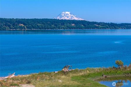 110 E Smith Cove