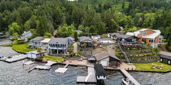 1031 Summit Lake NW