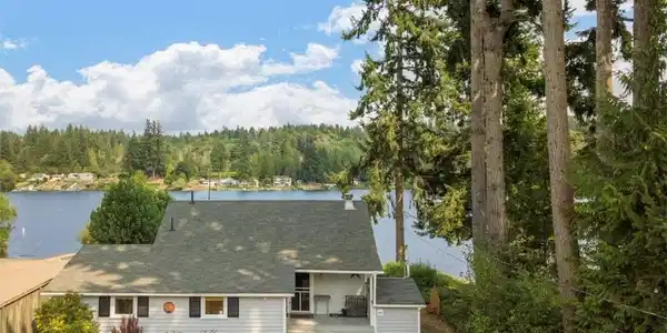 6991 Clover Valley SE