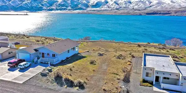 506 Island View