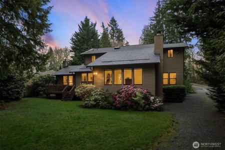 18557 Lake Desire SE