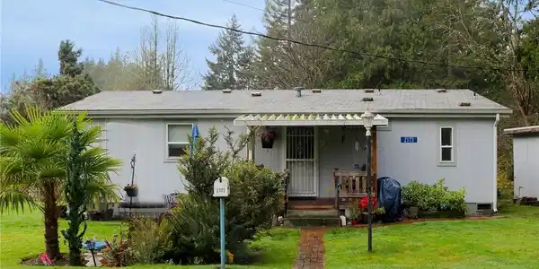 2173 Ridgeway NW