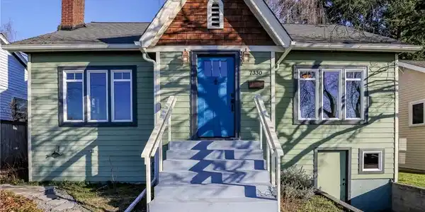 7330 15th NE