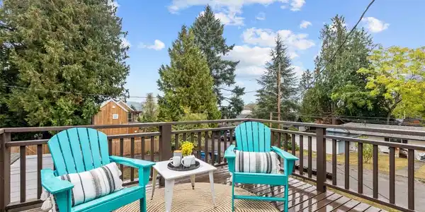 11504 Sand Point NE