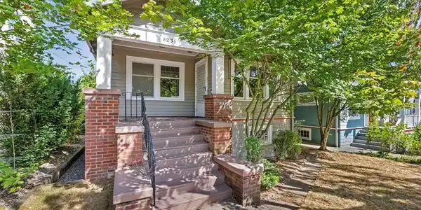 8236 14th NE