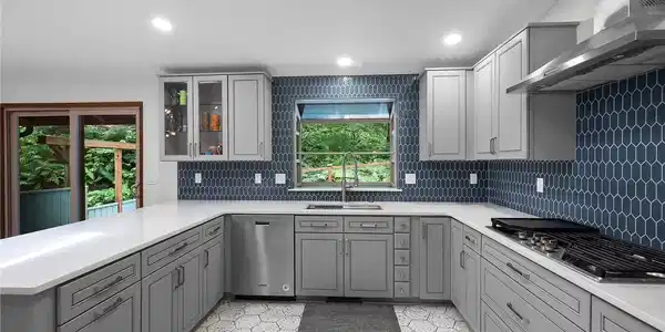 2139 Lakemoor