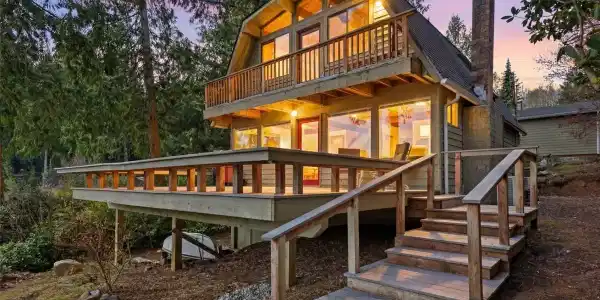 231 Lake Roesiger