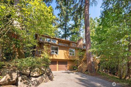 2215 Lake Sammamish NE