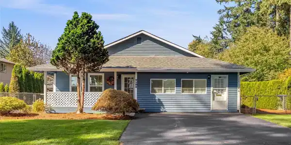7123 Lakeside SW