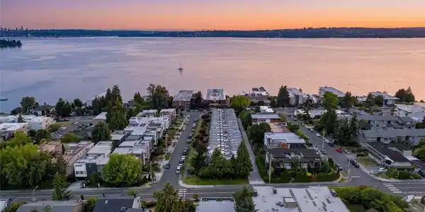6304 Lakeview
