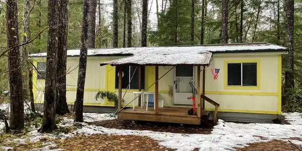 211 Kokanee Cove