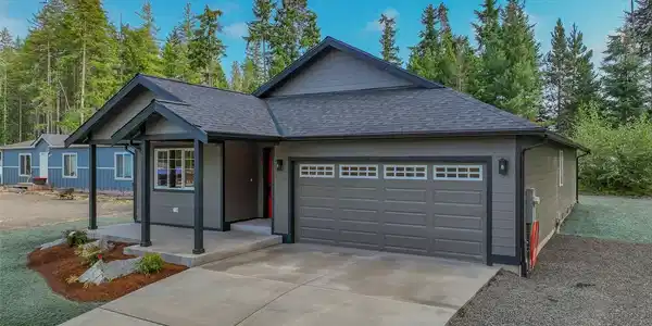 680 Haven Lake