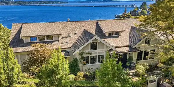 3408 Laurelhurst NE