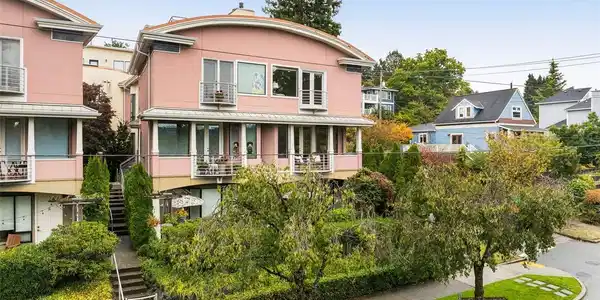 7700 Green Lake N