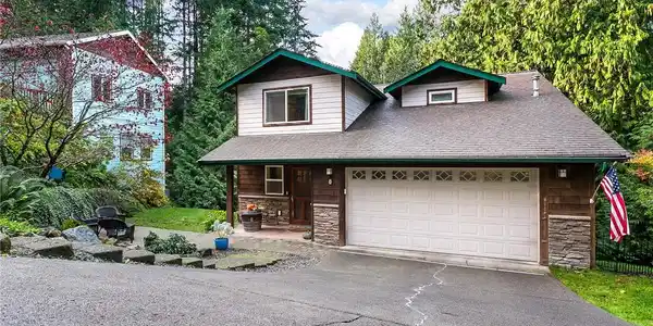 8 Sunflower Circle