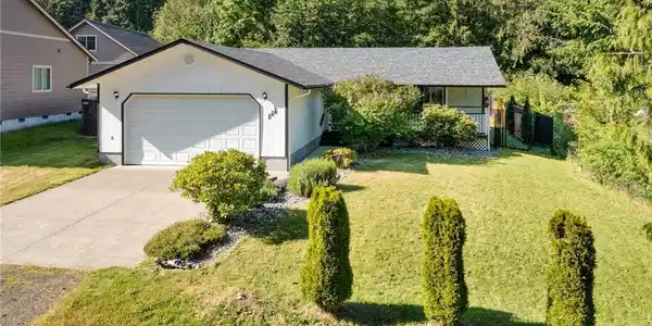 111 SE Foxglove Avenue