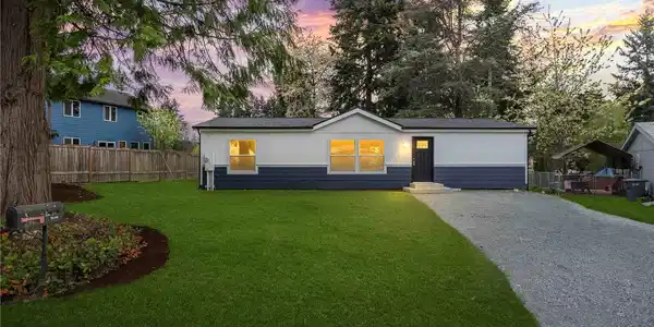 11818 200th E