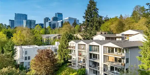 321 Bellevue SE