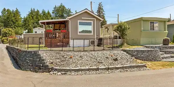 4707 Black Lake Belmore SW