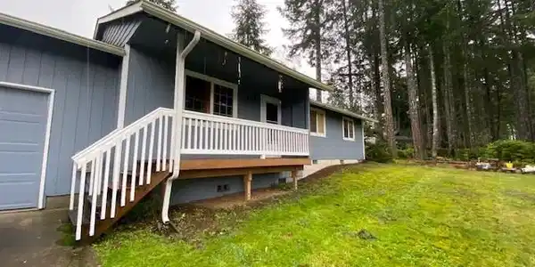 100 E Dunoon Place