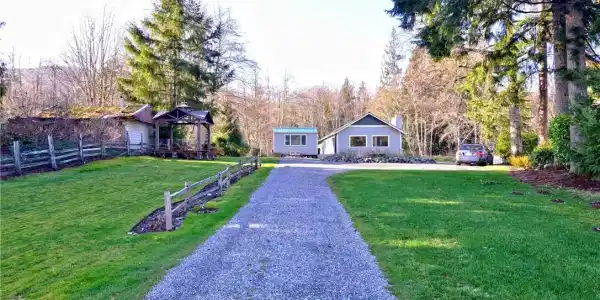 289 Shallow Shore Road