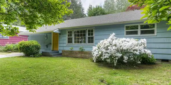 1035 Kaiser Road NW