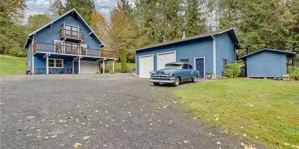 410 Lake Roesiger
