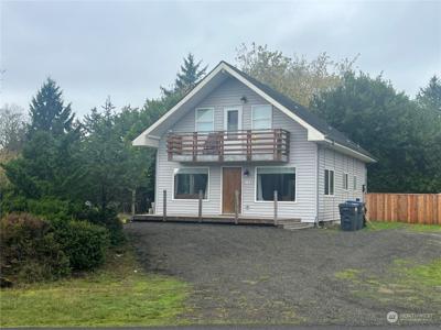 309 Harbor View Loop SE