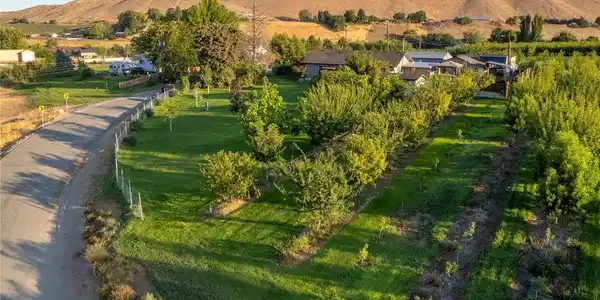 1751 Riverside