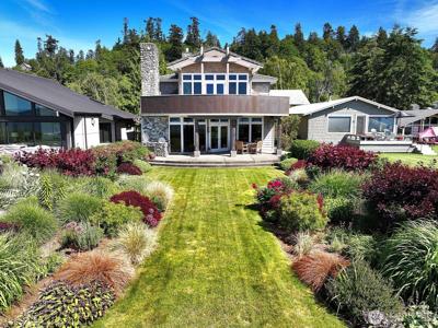 7532 Maxwelton Beach