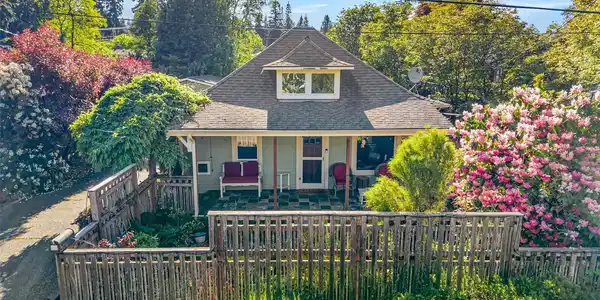 1517 Fairview