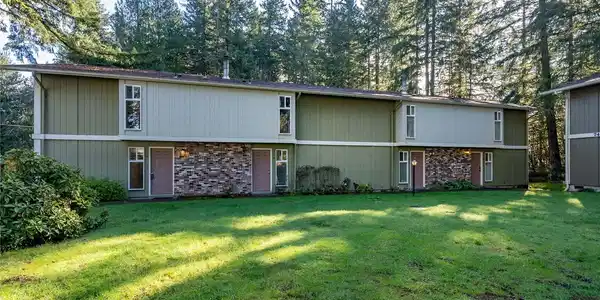 7415 Fairview SW