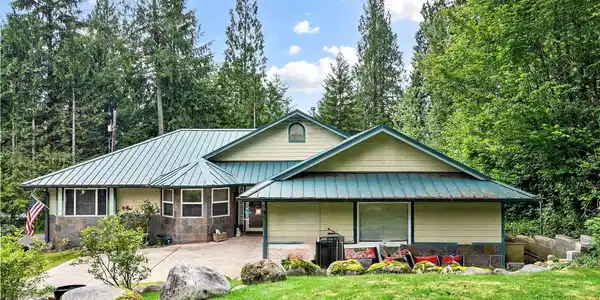 711 Tulloch