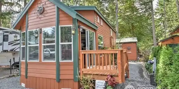 1546 Reservation SE