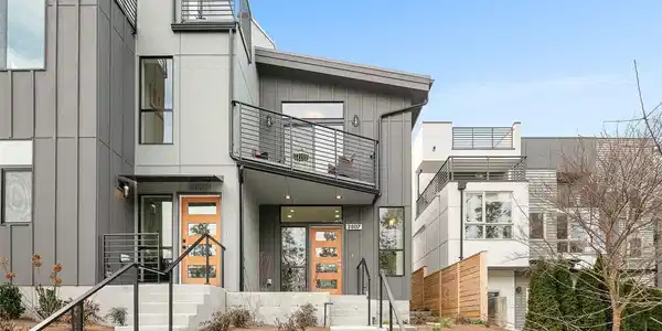 3807 Gilman W