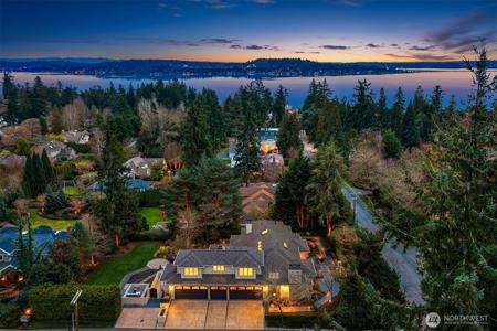 854 Evergreen Point