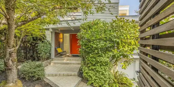 1516 Madrona